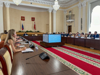 под председательством министра архитектуры и строительства Смоленской области Ростовцева К.Н. прошло совещание с представителями ДОМ.РФ - фото - 5