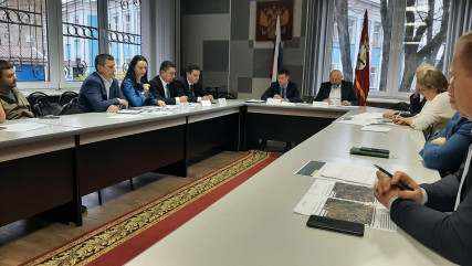 26.10.2022 под председательством заместителя Губернатора Смоленской области Пучкова Ю.Н. состоялось совещание по вопросу вовлечения в оборот в целях жилищного строительства земельных участков - фото - 1